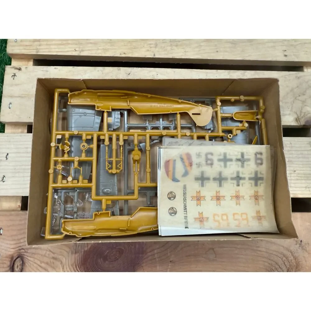 Messerschmitt BF/109.E 1:72 MatchboxPK-17 VTG Seal Model Airplane Kit